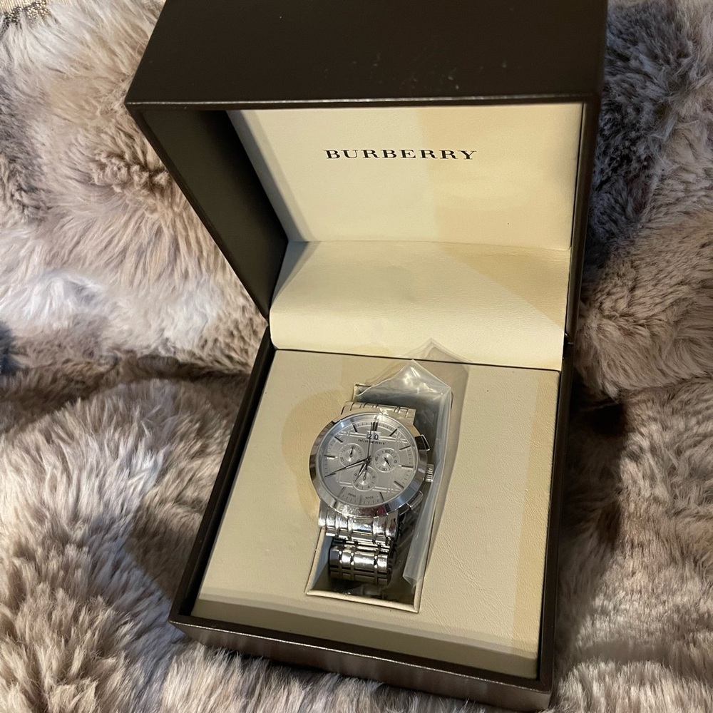 Burberry Silver Men Watch - Picture 9 of 10
